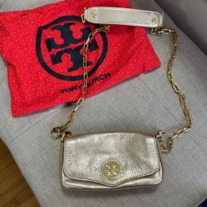 Like New Tori Burch metallic gold cross body bag with gold chain strap
